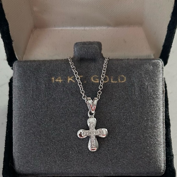 14K White Gold Natural Diamond Cross Pendant Necklace Valentine’s Ready in Box - Picture 10 of 10
